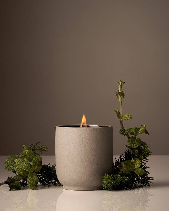Signature Candle : Neroli Leaf