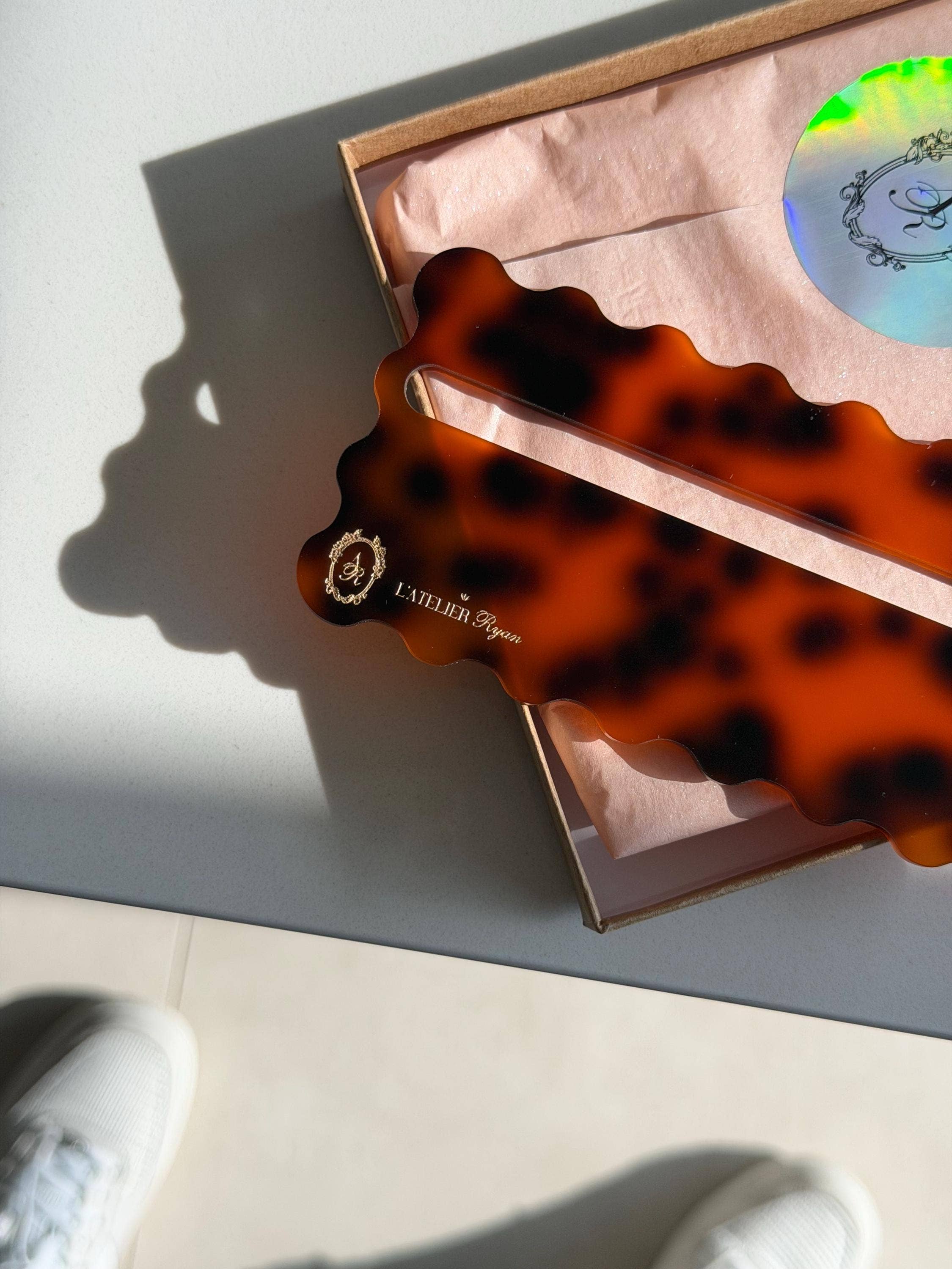 Tortoiseshell Mahjong Line Reader with Gold