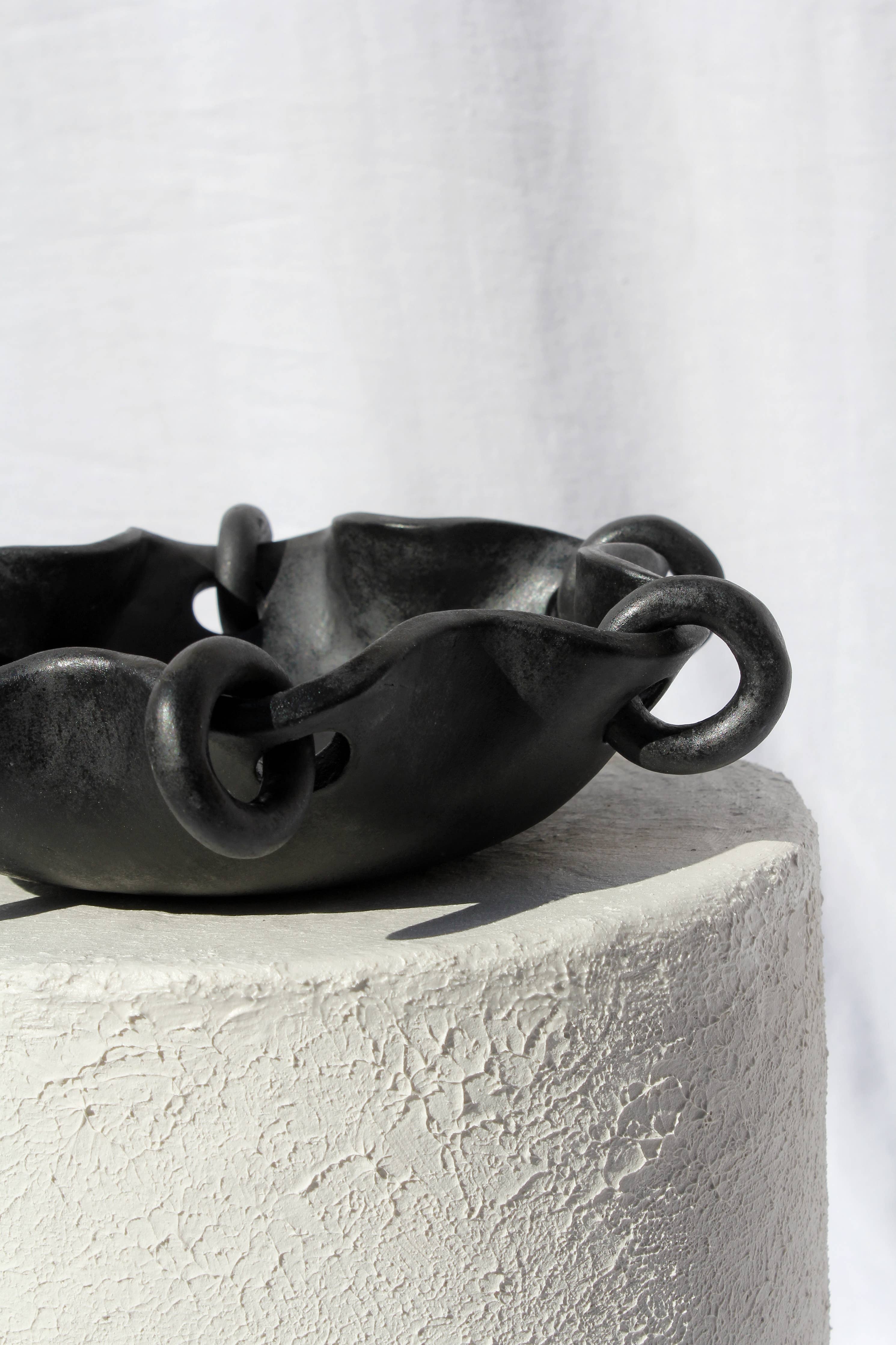 NEIGHBORHOOD インテリアトレイ 黒色ボウル Decorative black ceramic tray with rings – Gallerie Noir
