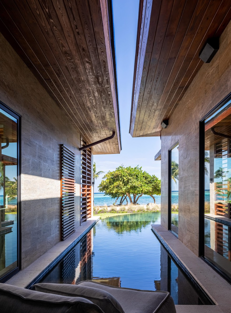hallway with view to the ocean